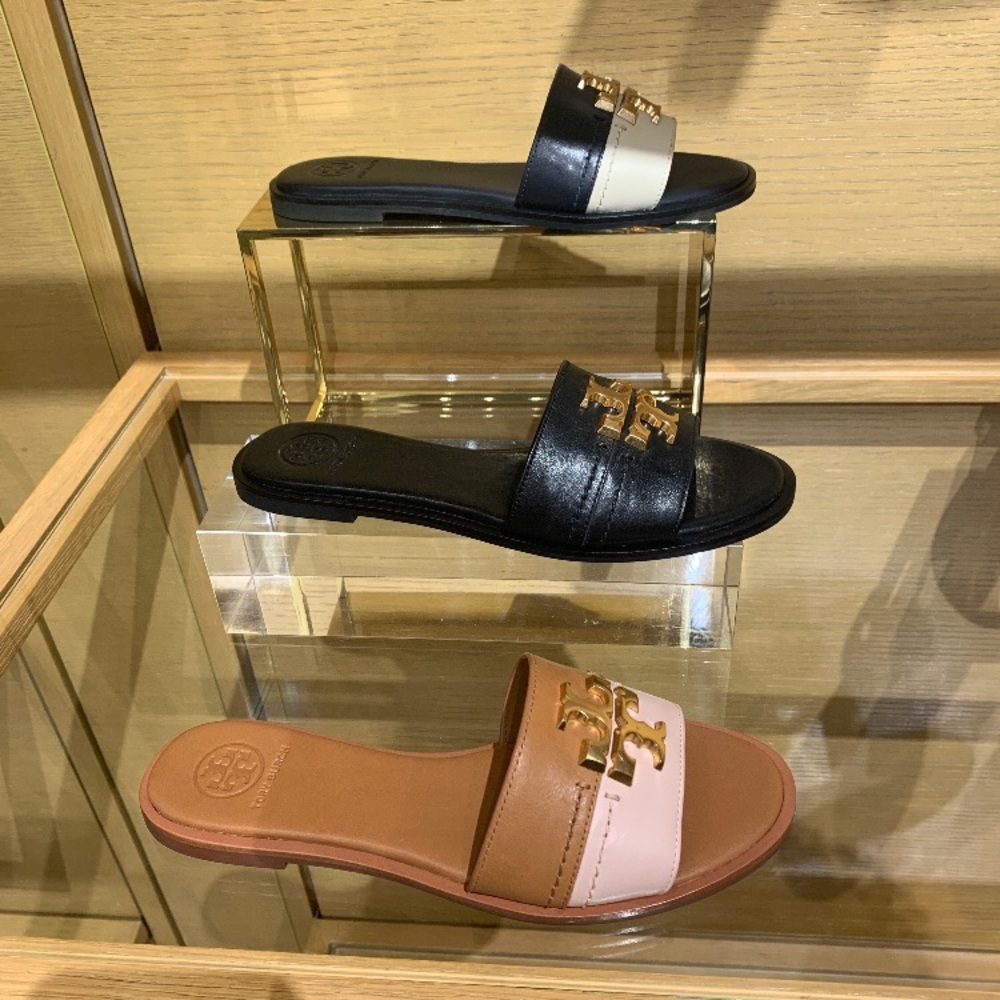Tory Burch leather sandal. New.
